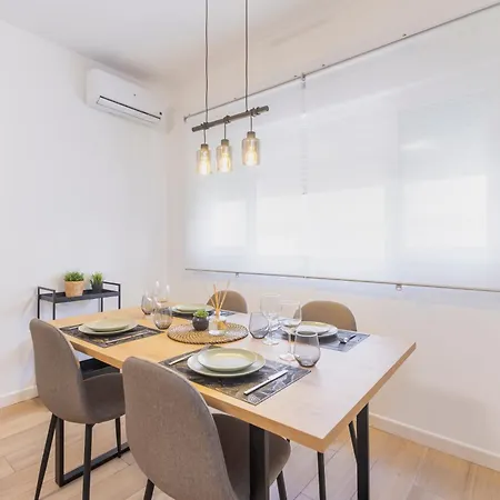 Fully Renovated In The Heart Of Fuengirola, 2 Min Walk To The فوينخيرولا