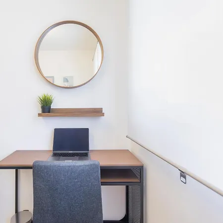Fully Renovated In The Heart Of Fuengirola, 2 Min Walk To The فوينخيرولا