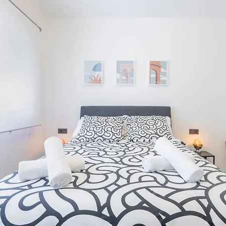 公寓 Fully Renovated In The Heart Of Fuengirola, 2 Min Walk To The 丰希罗拉