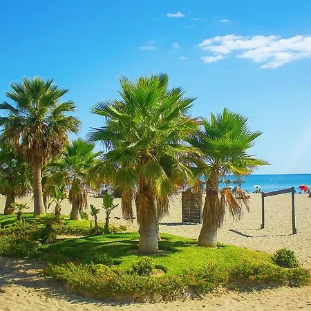 Fully Renovated In The Heart Of Fuengirola, 2 Min Walk To The فوينخيرولا