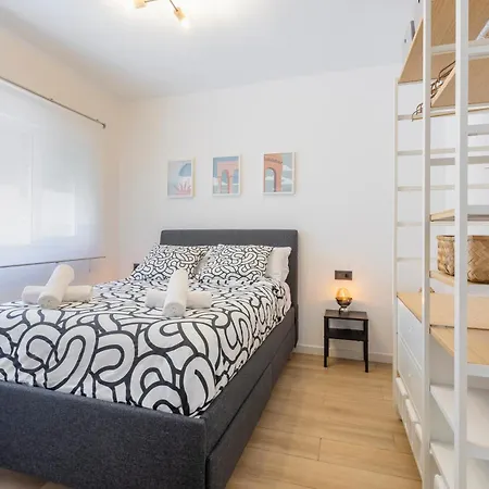 شقة Fully Renovated In The Heart Of Fuengirola, 2 Min Walk To The فوينخيرولا