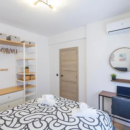 Fully Renovated In The Heart Of Fuengirola, 2 Min Walk To The فوينخيرولا