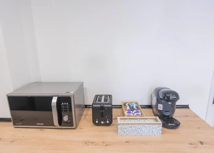 Apartment Fully Renovated In The Heart Of Fuengirola, 2 Min Walk To The *