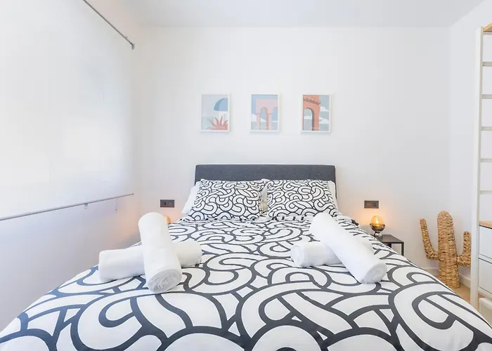 公寓 Fully Renovated In The Heart Of Fuengirola, 2 Min Walk To The 丰希罗拉