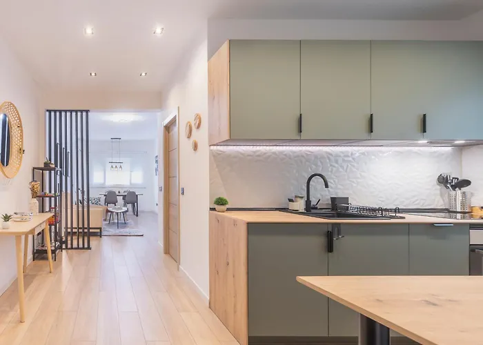 Fully Renovated In The Heart Of Fuengirola, 2 Min Walk To The 公寓