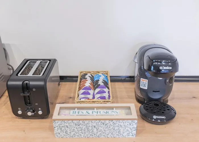 Fully Renovated In The Heart Of Fuengirola, 2 Min Walk To The Apartment *