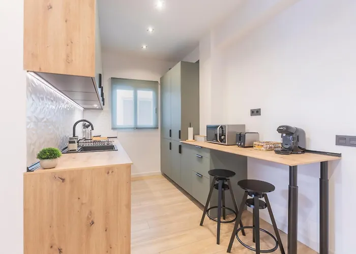 Fully Renovated In The Heart Of Fuengirola, 2 Min Walk To The