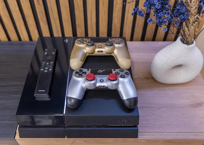 公寓 Fully Renovated In The Heart Of Fuengirola, 2 Min Walk To The