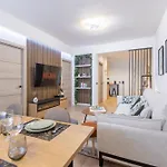 شقة Fully Renovated In The Heart Of Fuengirola, 2 Min Walk To The