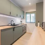 Fully Renovated In The Heart Of Fuengirola, 2 Min Walk To The * فوينخيرولا