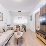 Fully Renovated In The Heart Of Fuengirola, 2 Min Walk To The فوينخيرولا