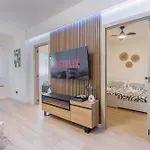 Fully Renovated In The Heart Of Fuengirola, 2 Min Walk To The