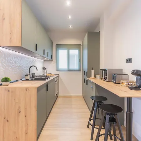 Appartement Fully Renovated In The Heart Of Fuengirola, 2 Min Walk To The *