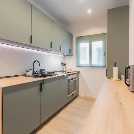 Fully Renovated In The Heart Of Fuengirola, 2 Min Walk To The * Fuengirola