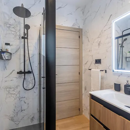 Fully Renovated In The Heart Of Fuengirola, 2 Min Walk To The Fuengirola