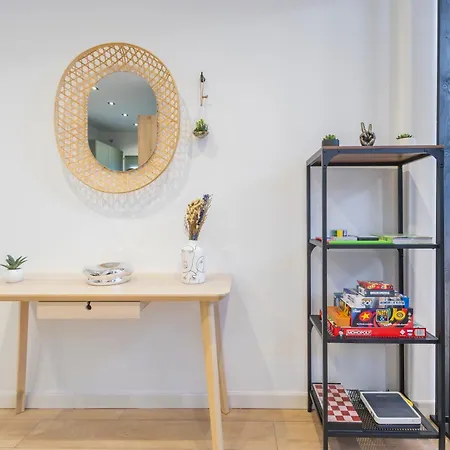 Fully Renovated In The Heart Of Fuengirola, 2 Min Walk To The * フエンヒロラ