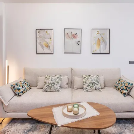 Fully Renovated In The Heart Of Fuengirola, 2 Min Walk To The Apartmán