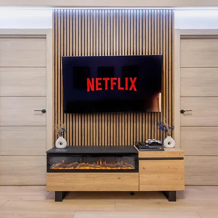 Fully Renovated In The Heart Of Fuengirola, 2 Min Walk To The * Fuengirola