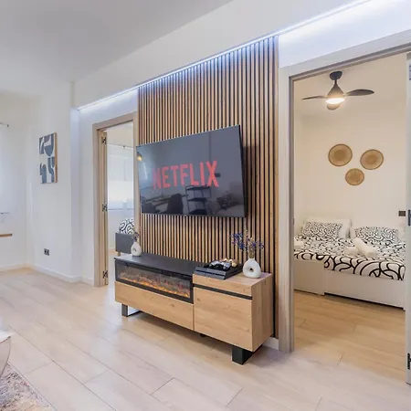 Fully Renovated In The Heart Of Fuengirola, 2 Min Walk To The