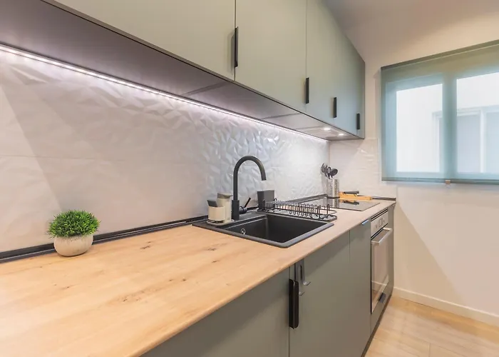 Fully Renovated In The Heart Of Fuengirola, 2 Min Walk To The Fuengirola