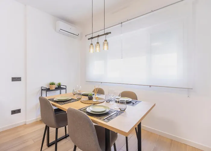 Fully Renovated In The Heart Of Fuengirola, 2 Min Walk To The Fuengirola