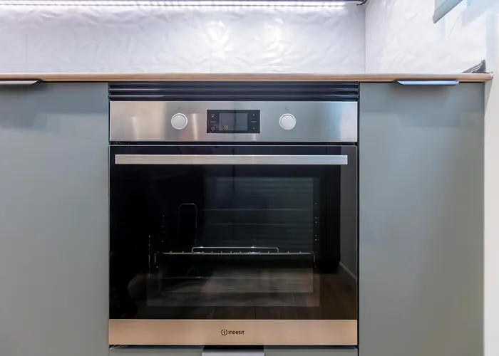 Fully Renovated In The Heart Of Fuengirola, 2 Min Walk To The Fuengirola