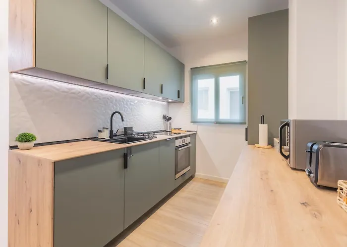 Fully Renovated In The Heart Of Fuengirola, 2 Min Walk To The * Fuengirola