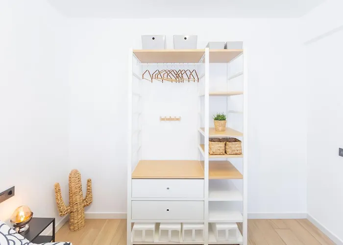 Fully Renovated In The Heart Of Fuengirola, 2 Min Walk To The