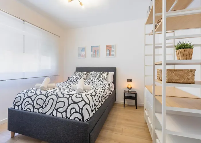 Apartment Fully Renovated In The Heart Of Fuengirola, 2 Min Walk To The Fuengirola