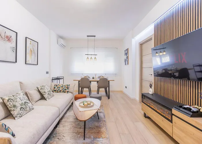 Fully Renovated In The Heart Of Fuengirola, 2 Min Walk To The Fuengirola