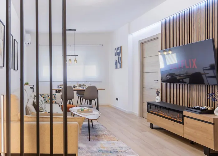 Fully Renovated In The Heart Of Fuengirola, 2 Min Walk To The Apartment Fuengirola