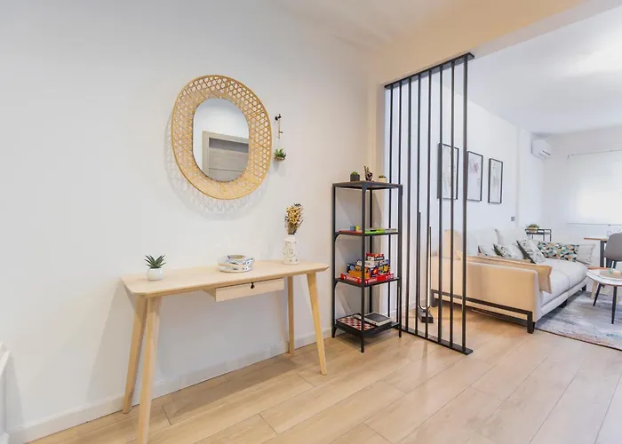 Fully Renovated In The Heart Of Fuengirola, 2 Min Walk To The *