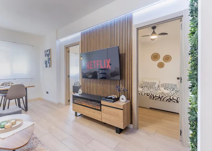 Fully Renovated In The Heart Of Fuengirola, 2 Min Walk To The