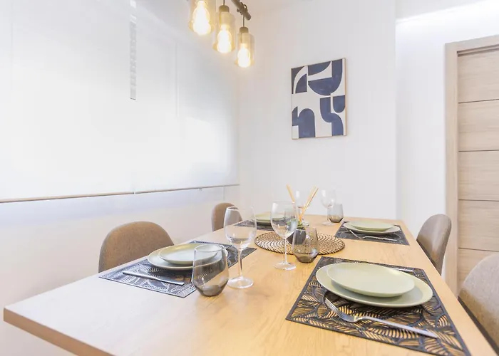 Fully Renovated In The Heart Of Fuengirola, 2 Min Walk To The *