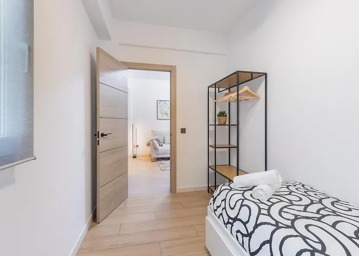 Fully Renovated In The Heart Of Fuengirola, 2 Min Walk To The Apartment *