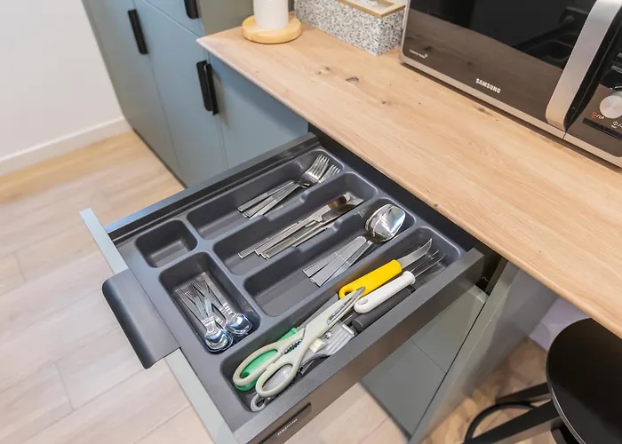 Appartement Fully Renovated In The Heart Of Fuengirola, 2 Min Walk To The *